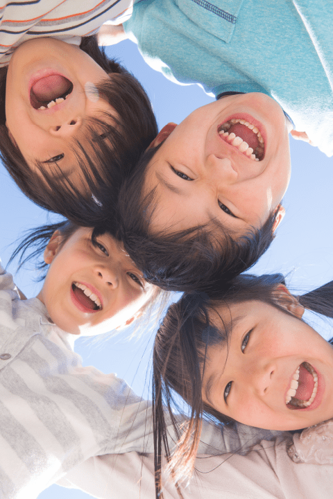 日能研関東グループ　採用 子どもたちの笑顔
